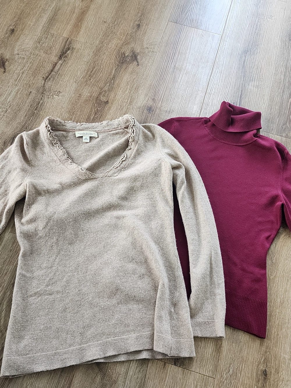 2 Sweater Bundle Women's S Banana Republic Wool Cashmere + Silk Turtleneck